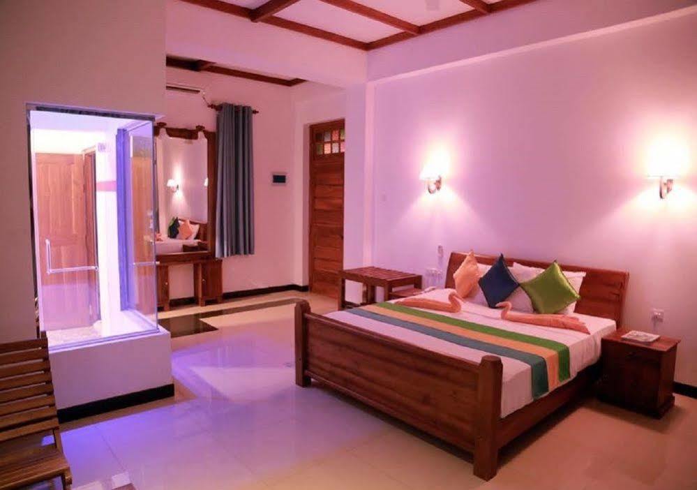 Sanmira Renaissance Hotel Unawatuna Ngoại thất bức ảnh